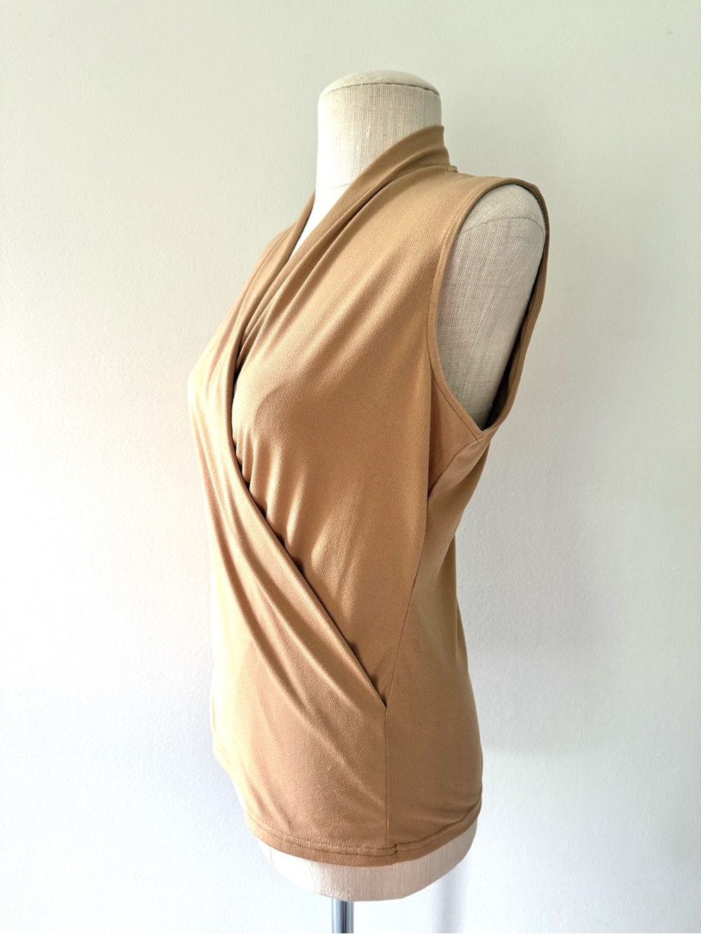 Banana Republic Afternoon Latte Crepe Wrap Top S Corporate Chic Minimalist Work - Picture 7 of 14